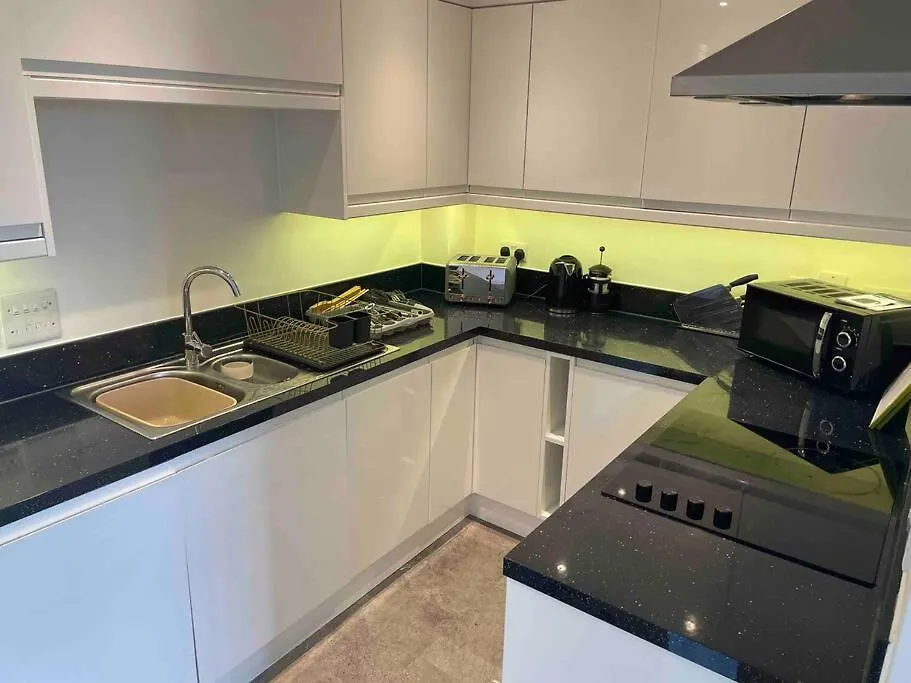 2 Bed City Centre Flat باث شقة